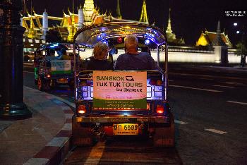 Bangkok bei Nacht: Tuk-Tuk-Tour zu Mrkten, Tempeln & Essen - Bangkok