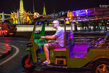 Bangkok bei Nacht: Tuk-Tuk-Tour zu Mrkten, Tempeln & Essen - Bild 3