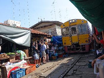 Damnoen Saduak Floating Market & Maeklong Zugmarkt - Bild 3