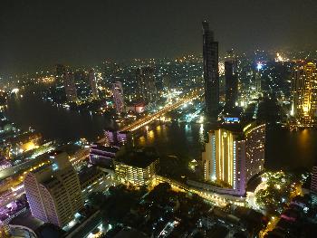Sensationelle Ausblicke vom Maha Nakhon Tower Skywalk - Bild 1